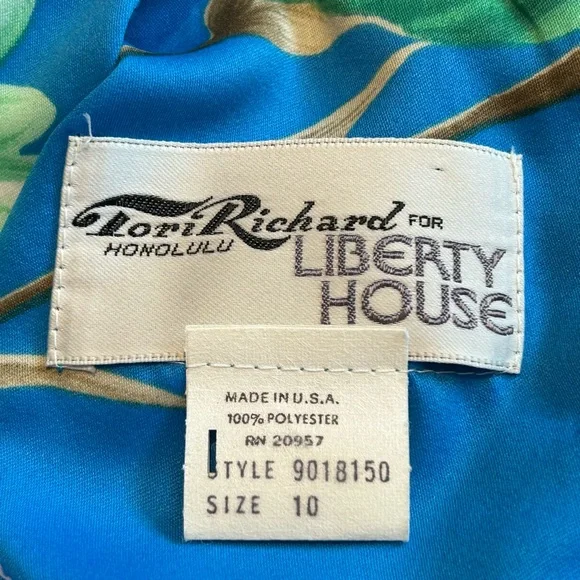 Vintage Tori Richard for Liberty house Hawaiian dress with side slit size 10 - Picture 9 of 12